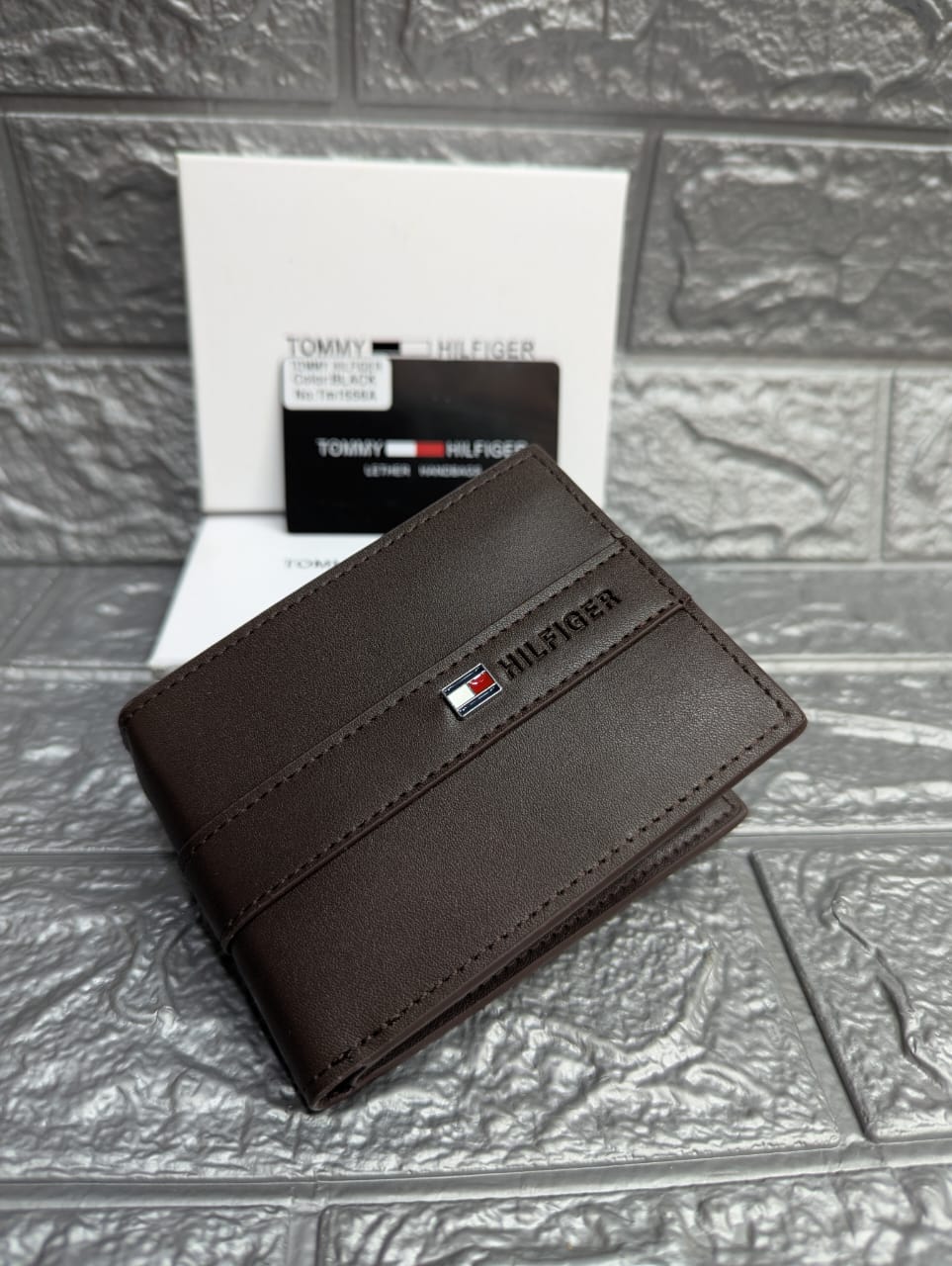 TOMMY HILFIGER-BIFOLD WALLET