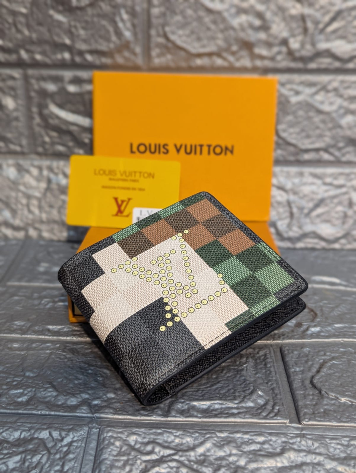 LOUIS VUITTON-BIFOLD WALLET