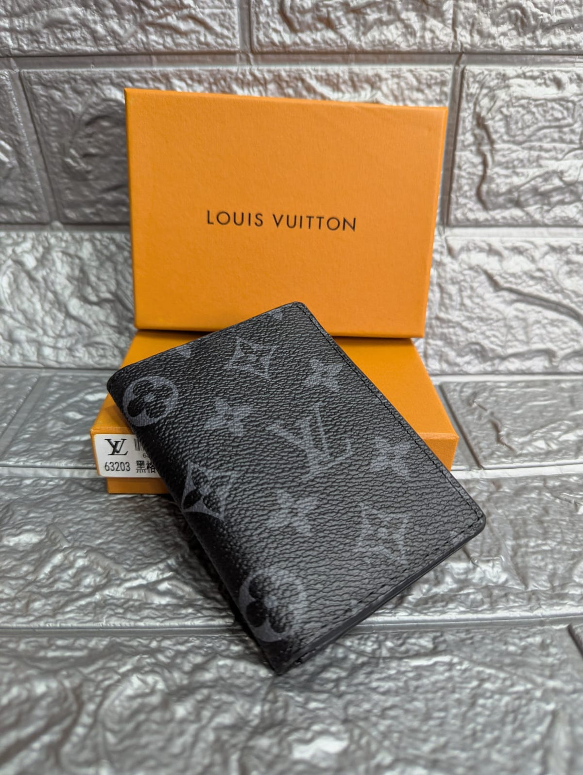 LOUIS VUITTON - BIFOLD CARD HOLDER