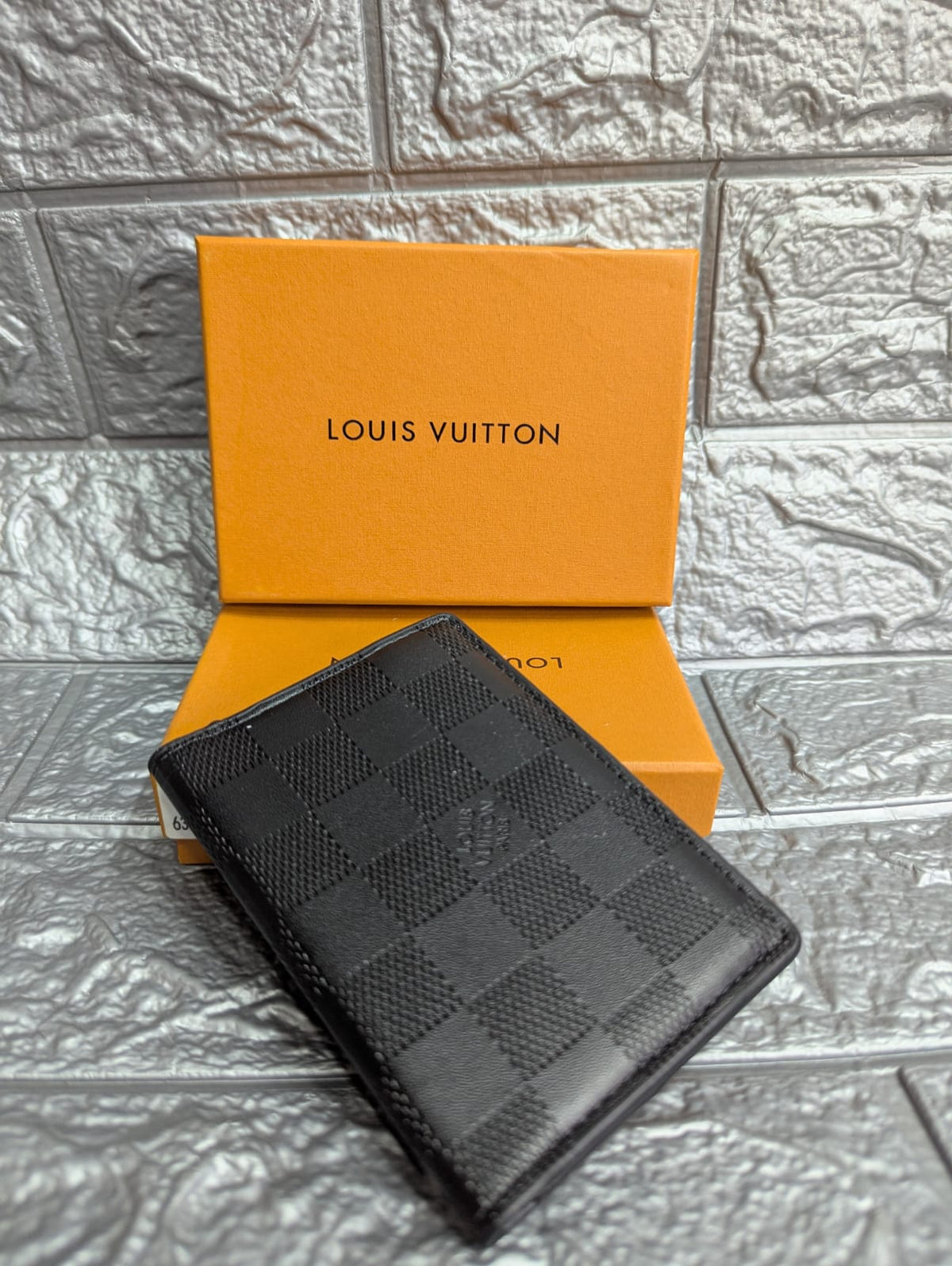 LOUIS VUITTON - BIFOLD CARD HOLDER