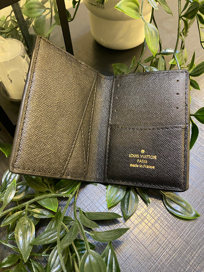 LOUIS VUITTON - BIFOLD CARD HOLDER