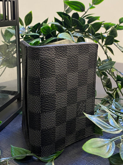 LOUIS VUITTON - BIFOLD CARD HOLDER