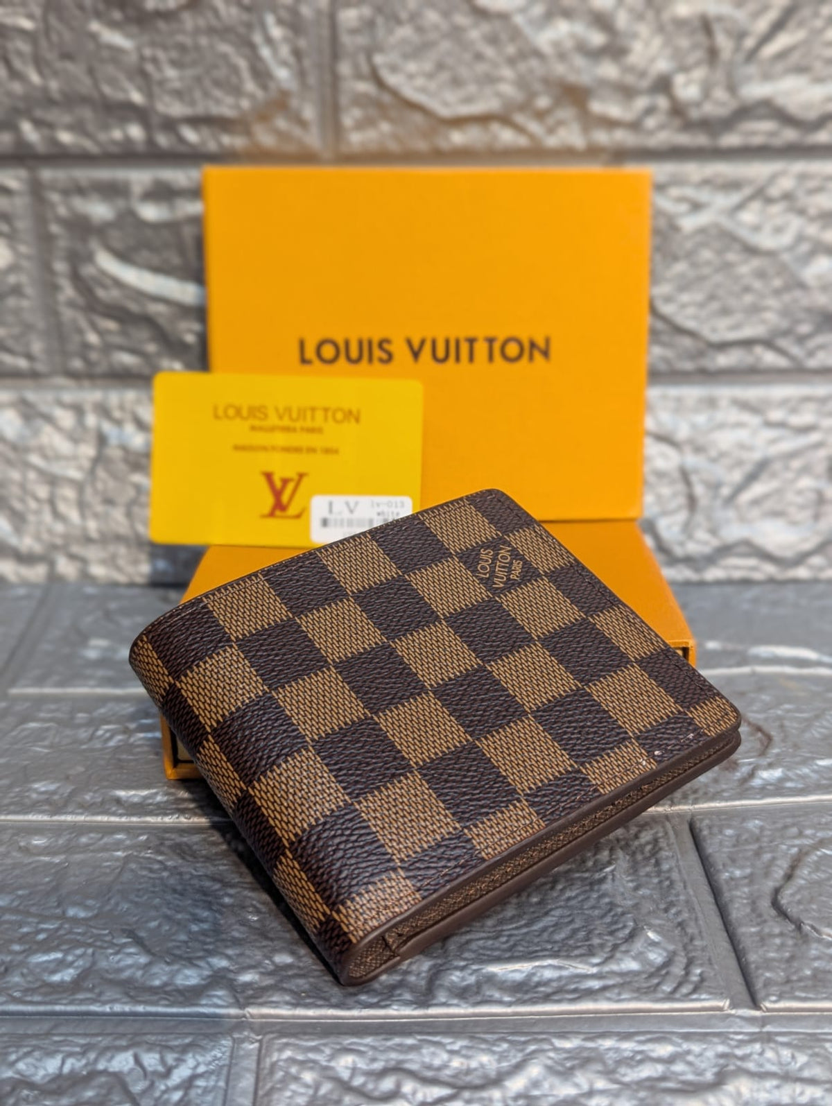 LOUIS VUITTON-BIFOLD WALLET