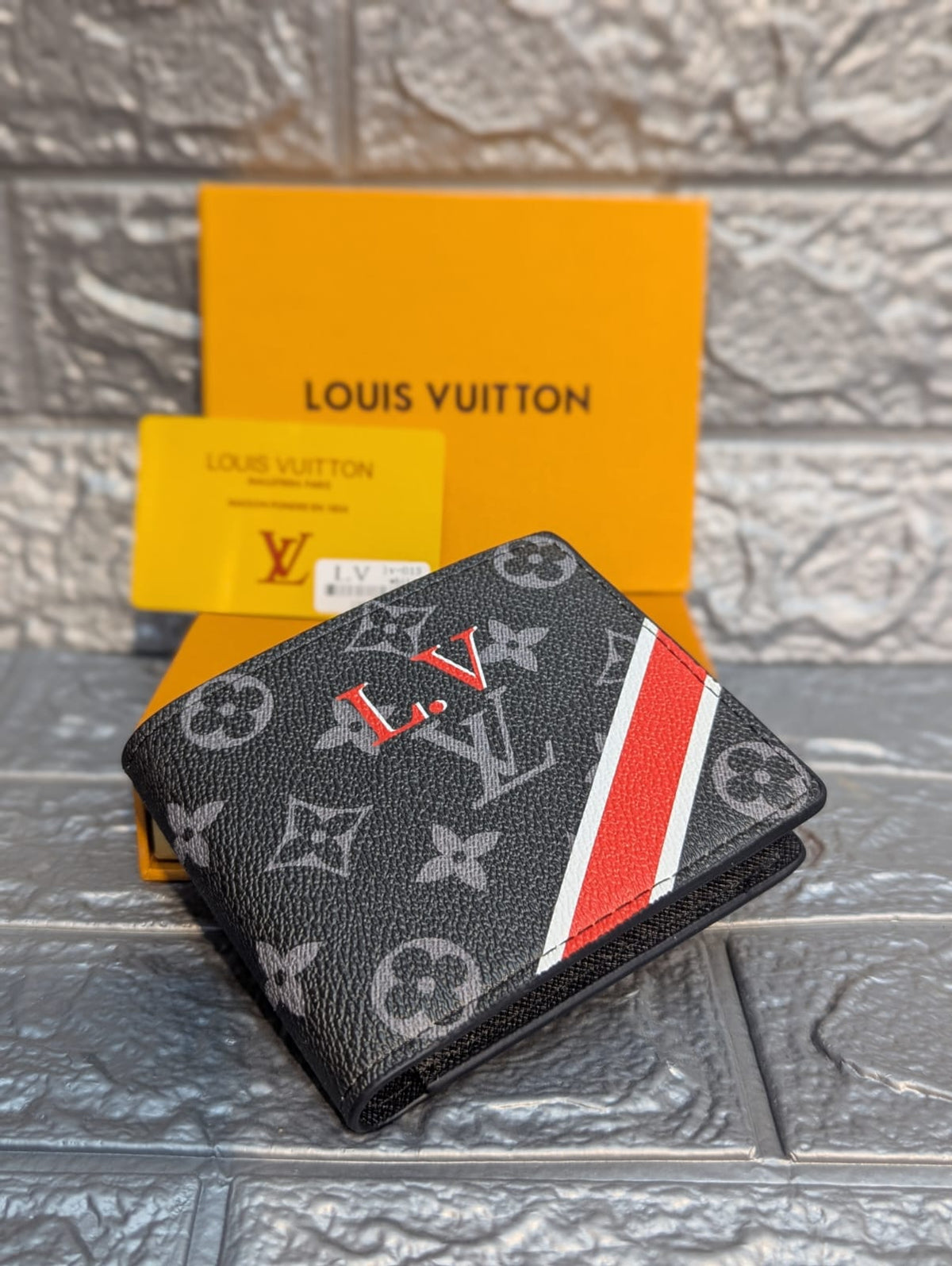 LOUIS VUITTON-BIFOLD WALLET