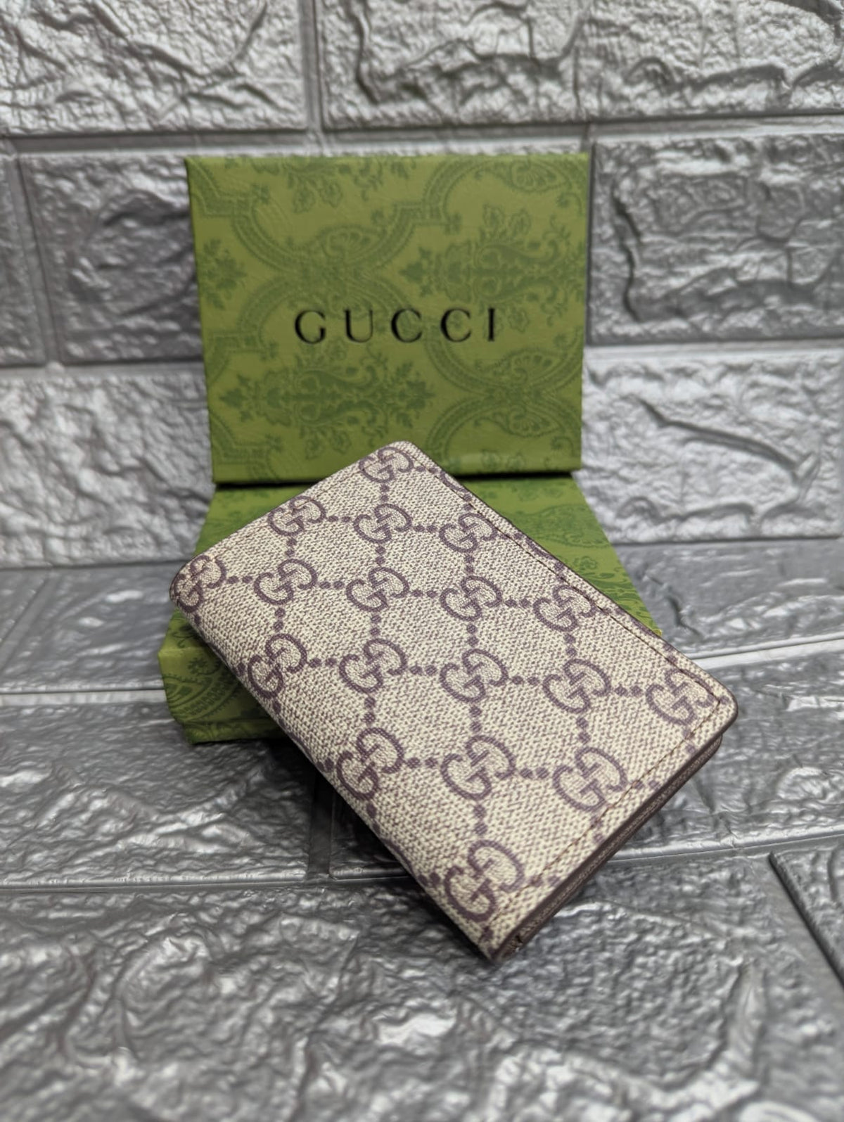 GUCCI-BIFOLD CARDHOLDER