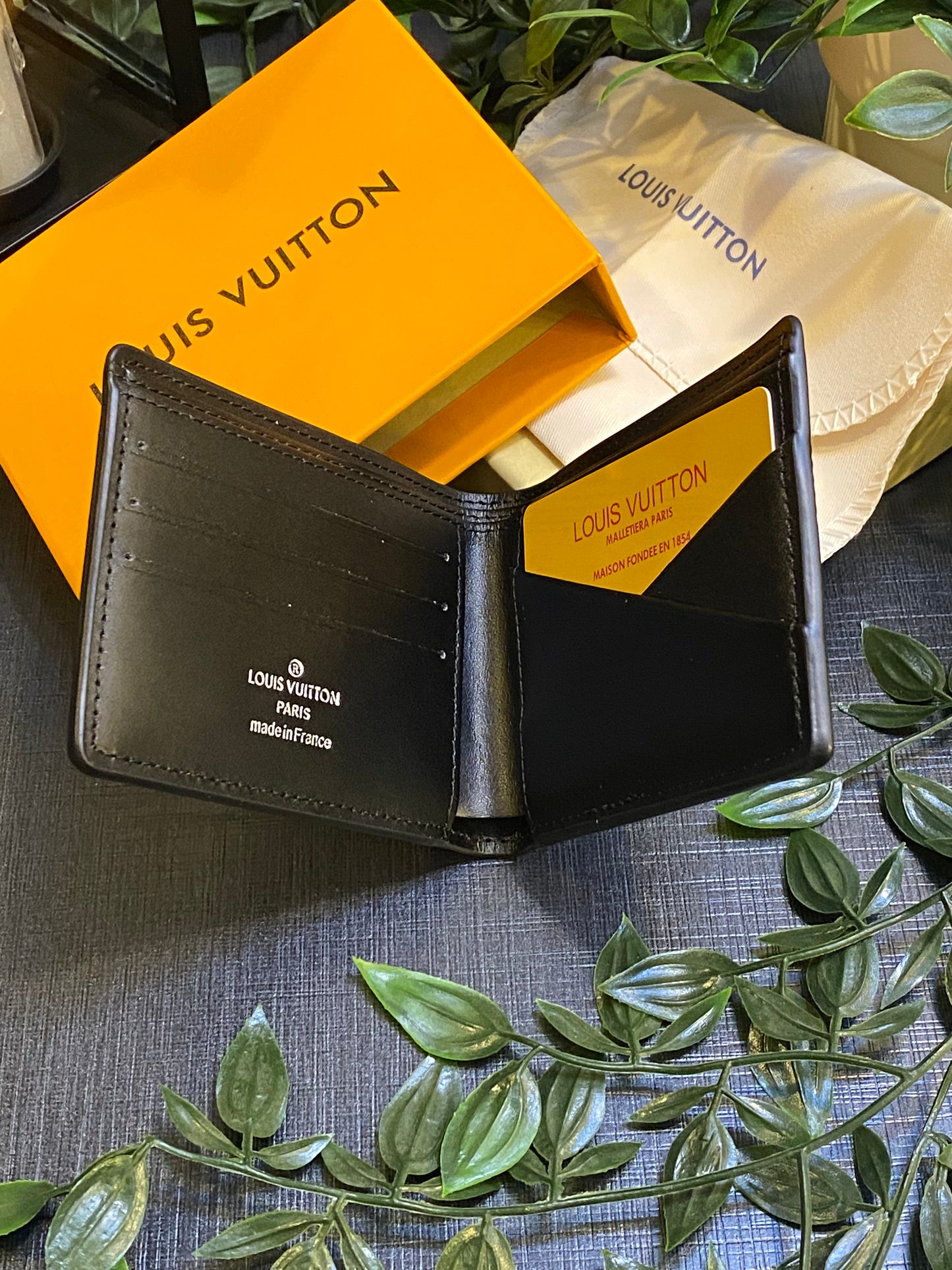 LOUIS VUITTON-BIFOLD WALLET